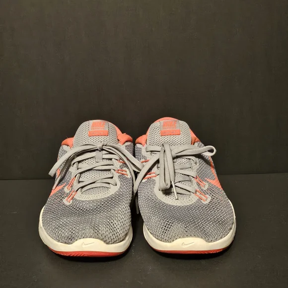 Nike Women's Athletic Shoes in Gray and Coral/Pink - Picture 6 of 7